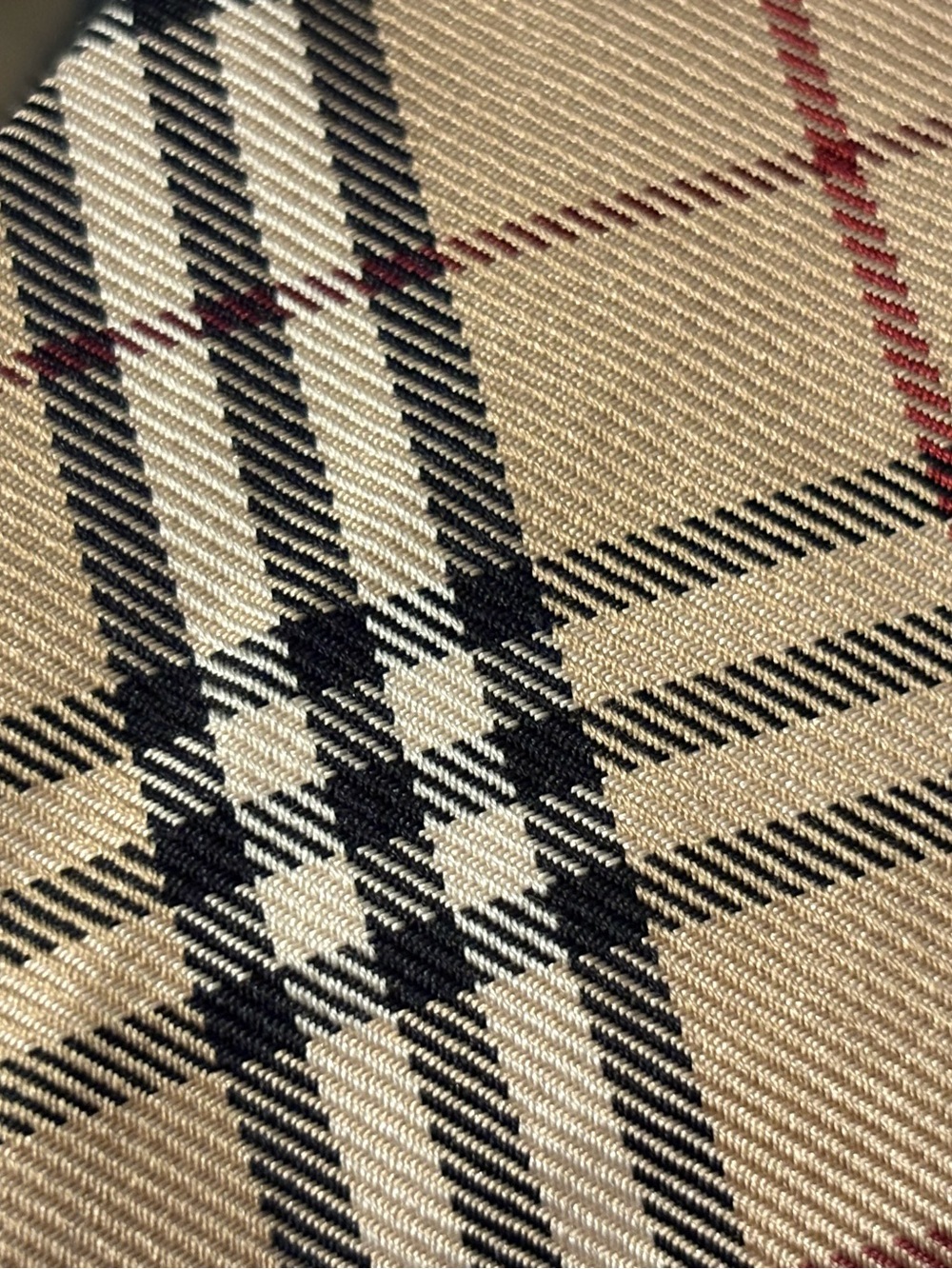 Burberry Beige Plaid Tie with Black and Red Accents - Picture 2 of 5